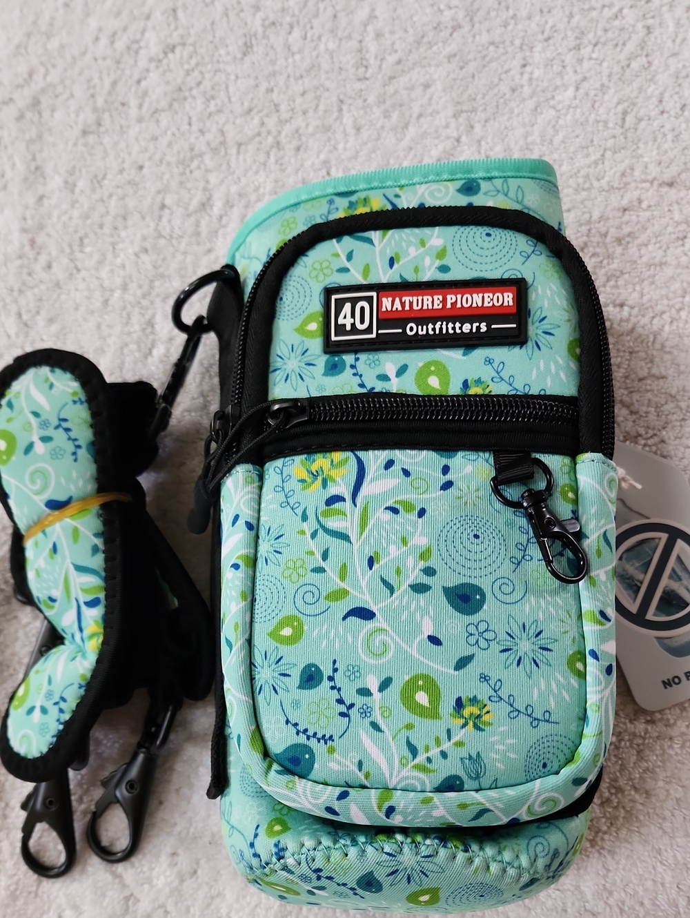 Nature Pioneer Outfitters Floral Crossbody 40 Oz. Water Pouch New